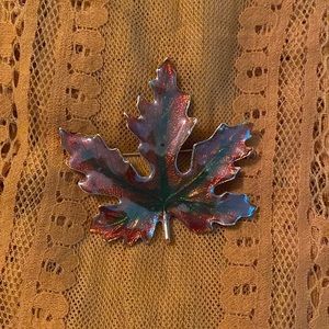 Leaf Pin 🍁 Green/Orange